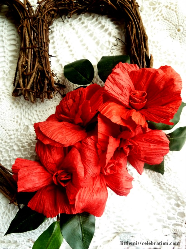 Paper twist roses at littlemisscelebration.com