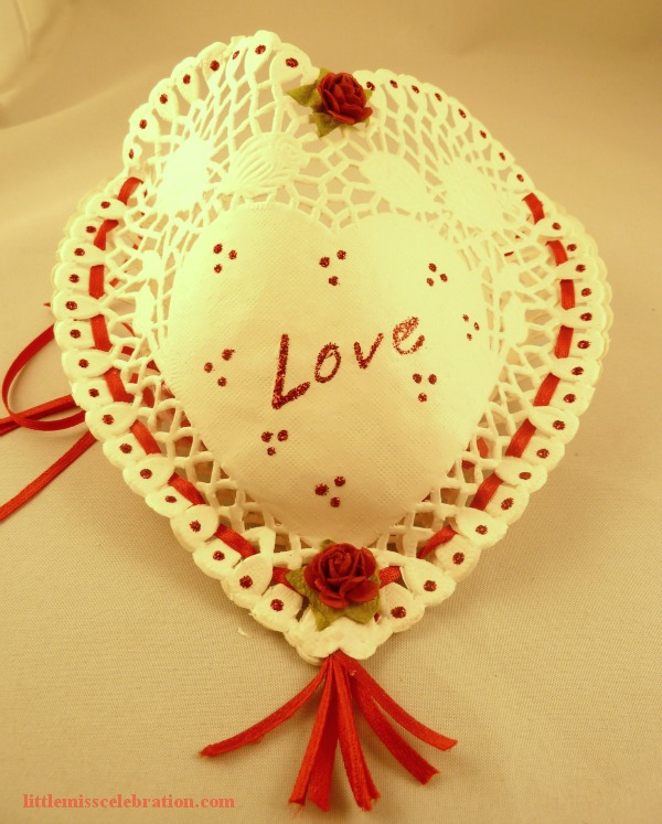 Fast and Easy Dollar Store Valentine’s Doily Pockets