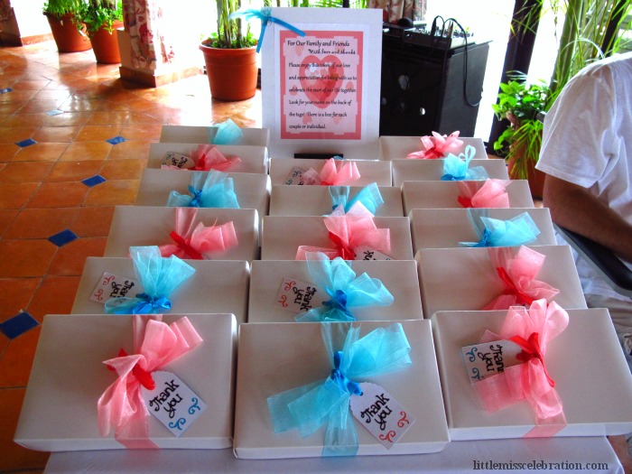 Table of favor boxes table of favor boxes
