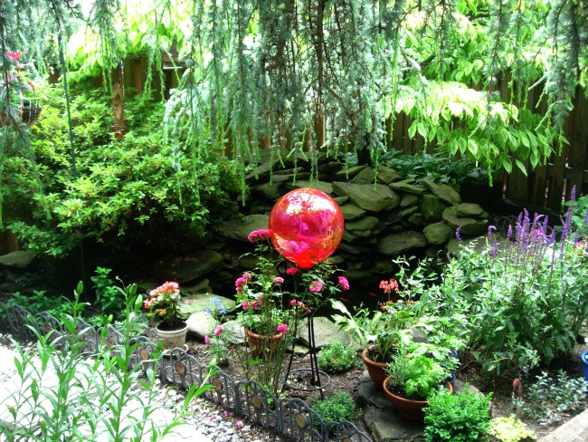 Gazing ball in the garden, at littlemisscelebration.com Gazing ball in the garden, at littlemisscelebration.com