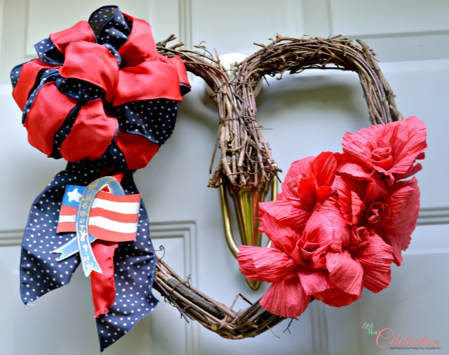 Be a wreath quick change artist and let the red, white & blue shine! At Little Miss Celebration @CindyEikenberg