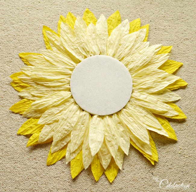 Big Paper Twist Door Flower Take Two! Sunflower! A fun change from a wreath at Little Miss Celebration @iCindyEikenberg