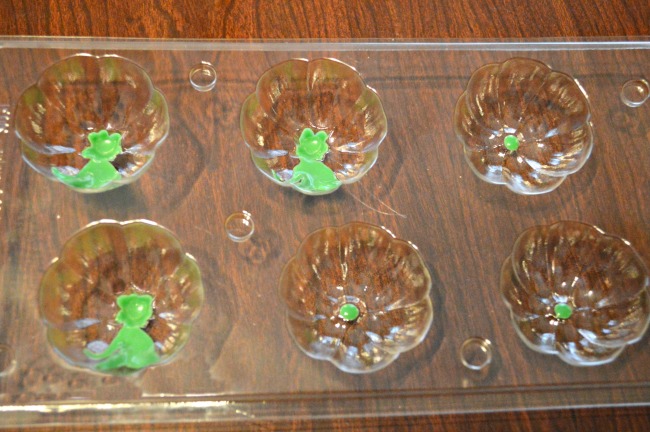With Wilton's 3-D Pumpkin mold, it's easy to create edible, candy pumpkin boxes - great favors, too! At littlemisscelebration.com
