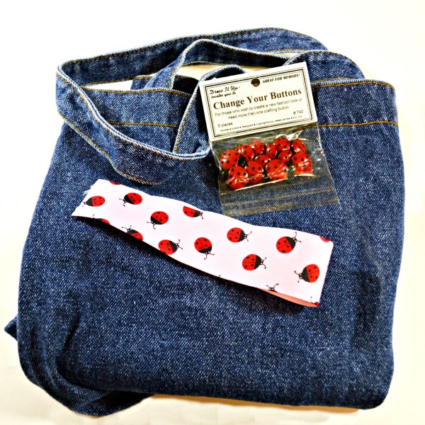 With a ready-made tote, some buttons, ribbon & crystals, it's easy to make a cute Ladybug Button & Bling Tote! At littlemisscelebration.com