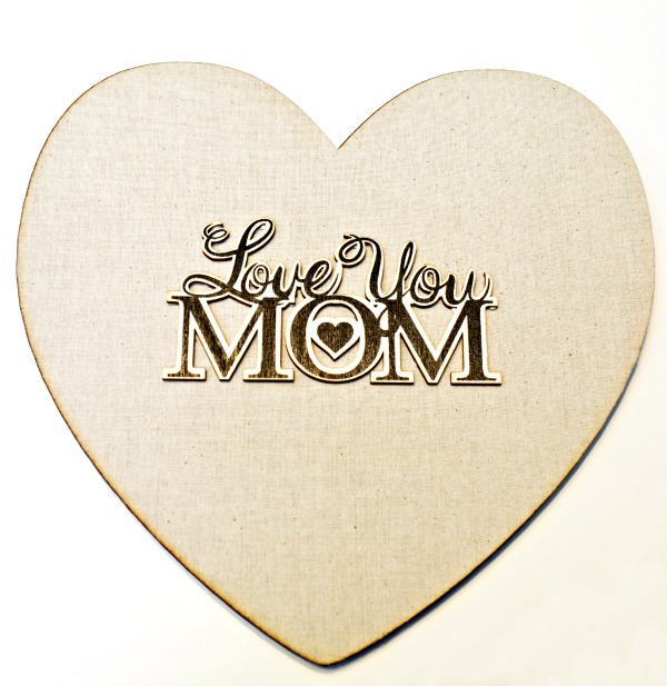 Make an easy DIY Love You Mom Sign to give Mom a visual reminder every day that she is loved! at littlemisscelebration.com Make an easy DIY Love You Mom Sign to give Mom a visual reminder every day that she is loved! at littlemisscelebration.com