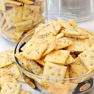 Italian-Flavored Snack Crackers