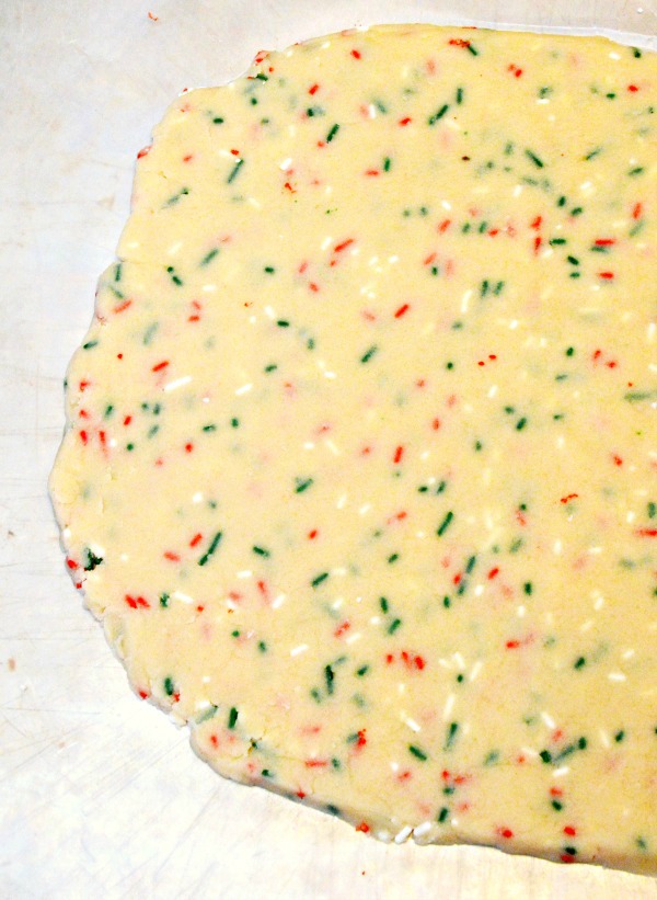 Just 4 ingredient make these addictive little Shortbread Bites! Part of the 2015 Cookie Exchange! littlemisscelebration.com