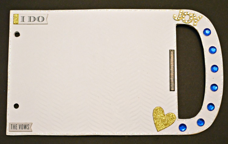 Make the bride-to-be a special book for photos & memories of the big day! Bride Book at littlemisscelebration.com