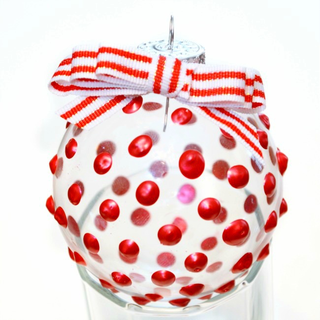 Get a jump start on holiday decorating or gift-giving with Liquid Pearl Ornaments, an easy Christmas in July project! at littlemisscelebration.com
