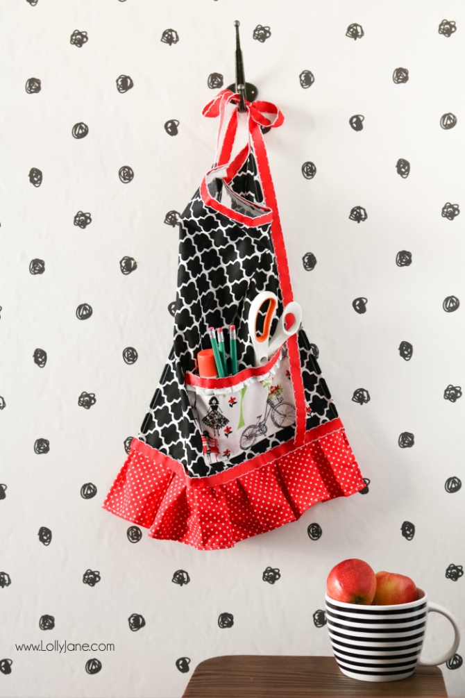 Easy Half Apron Tutorial from Lolly Jane